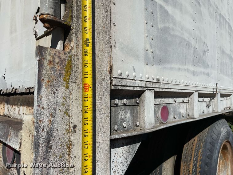 image for item NX9916 1969 Gindy  dry van trailer