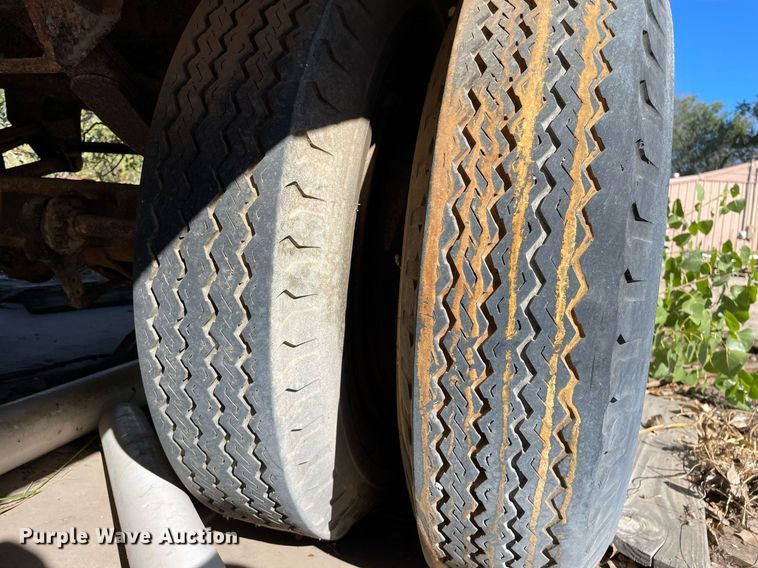 image for item NX9916 1969 Gindy  dry van trailer