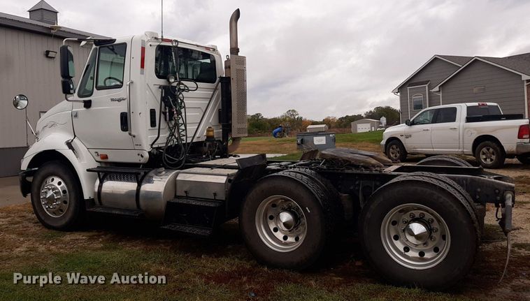 image for item OF9574 2009 International 8600  semi truck