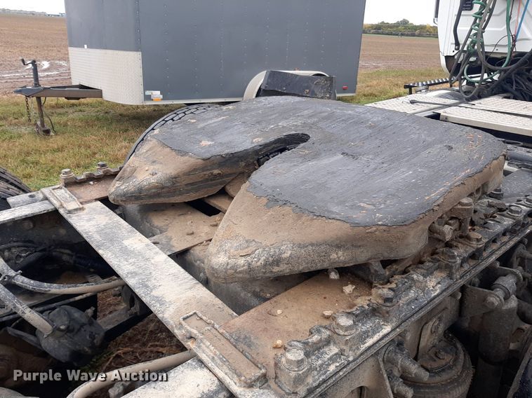 image for item OF9574 2009 International 8600  semi truck