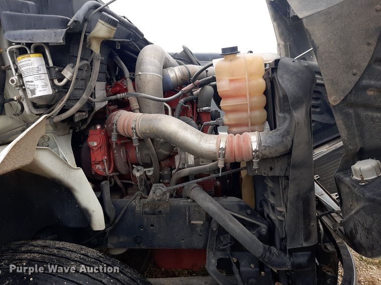 image for item OF9574 2009 International 8600  semi truck