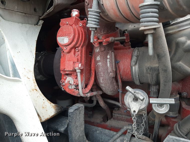 image for item OF9574 2009 International 8600  semi truck