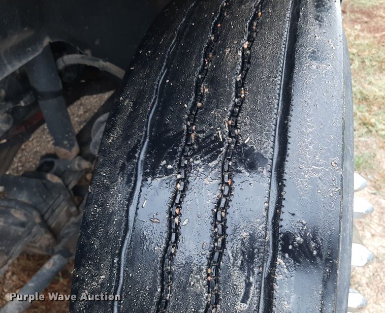 image for item OF9574 2009 International 8600  semi truck