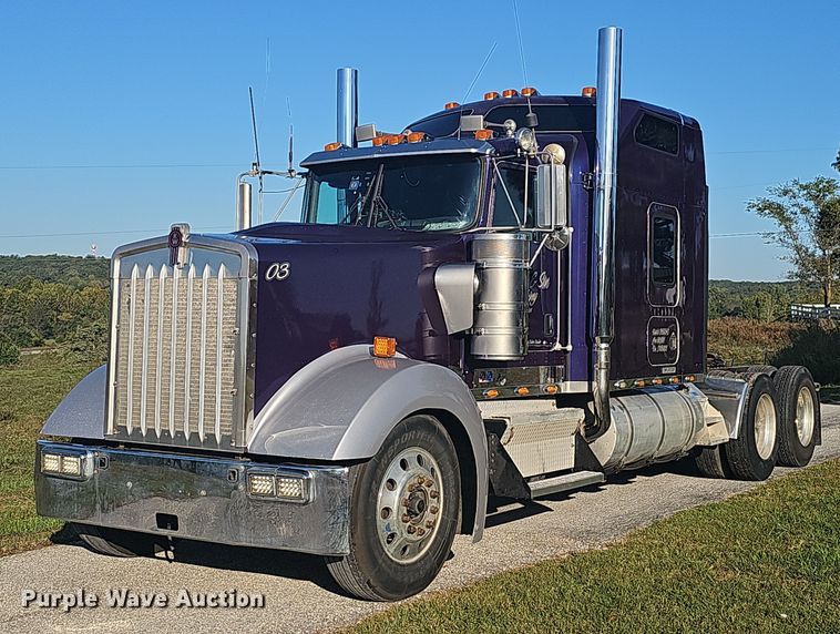 image for item OG9539 2003 Kenworth W900  semi truck