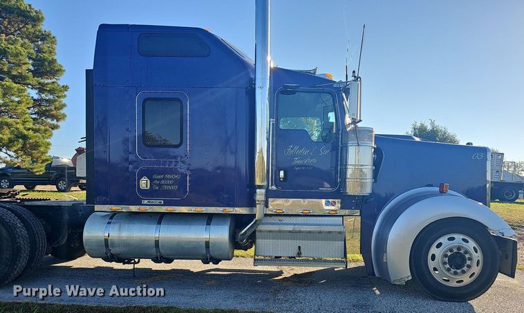 image for item OG9539 2003 Kenworth W900  semi truck