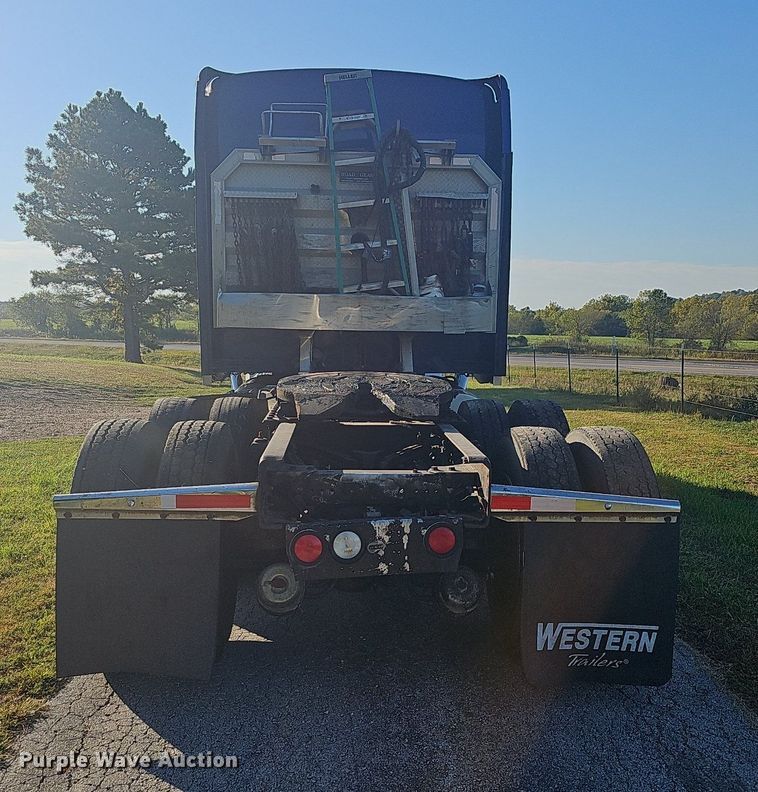 image for item OG9539 2003 Kenworth W900  semi truck