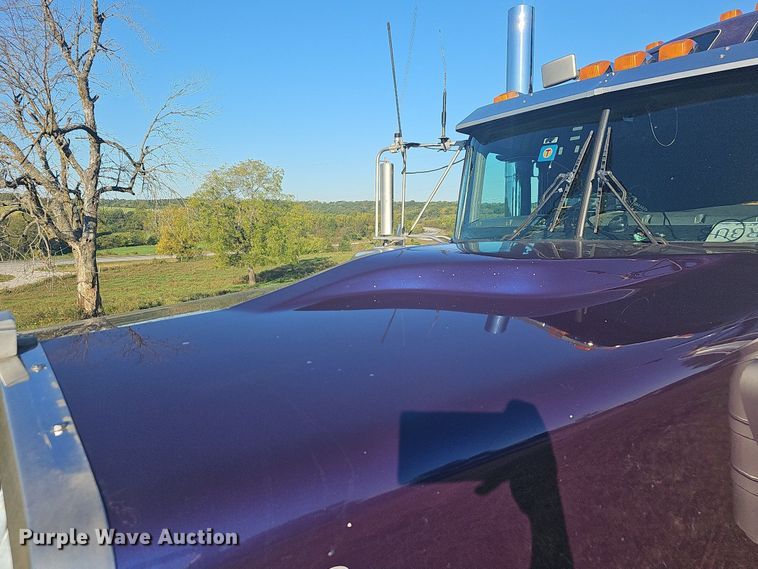 image for item OG9539 2003 Kenworth W900  semi truck