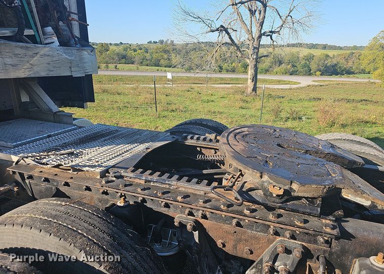 image for item OG9539 2003 Kenworth W900  semi truck