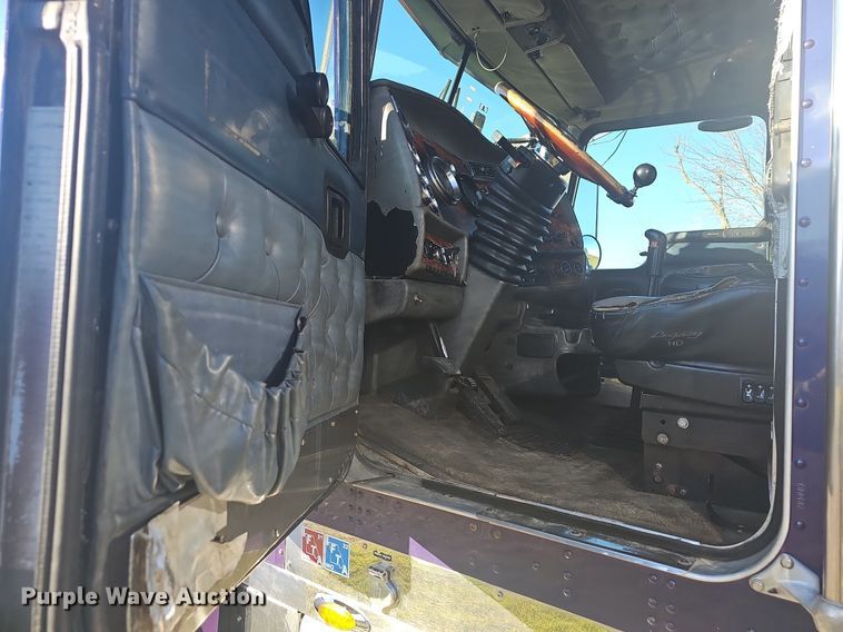 image for item OG9539 2003 Kenworth W900  semi truck