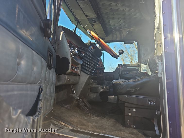 image for item OG9539 2003 Kenworth W900  semi truck