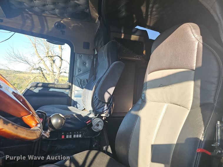 image for item OG9539 2003 Kenworth W900  semi truck