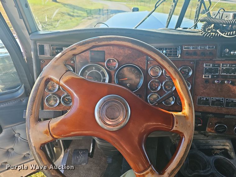 image for item OG9539 2003 Kenworth W900  semi truck