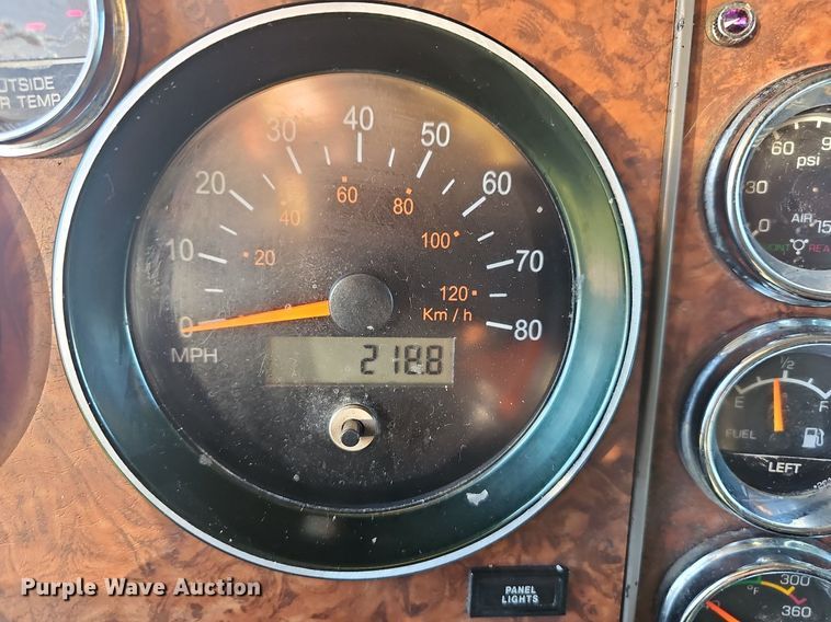 image for item OG9539 2003 Kenworth W900  semi truck