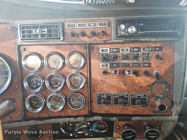 image for item OG9539 2003 Kenworth W900  semi truck