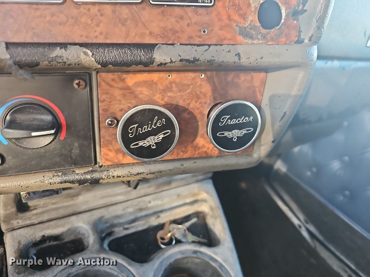 image for item OG9539 2003 Kenworth W900  semi truck