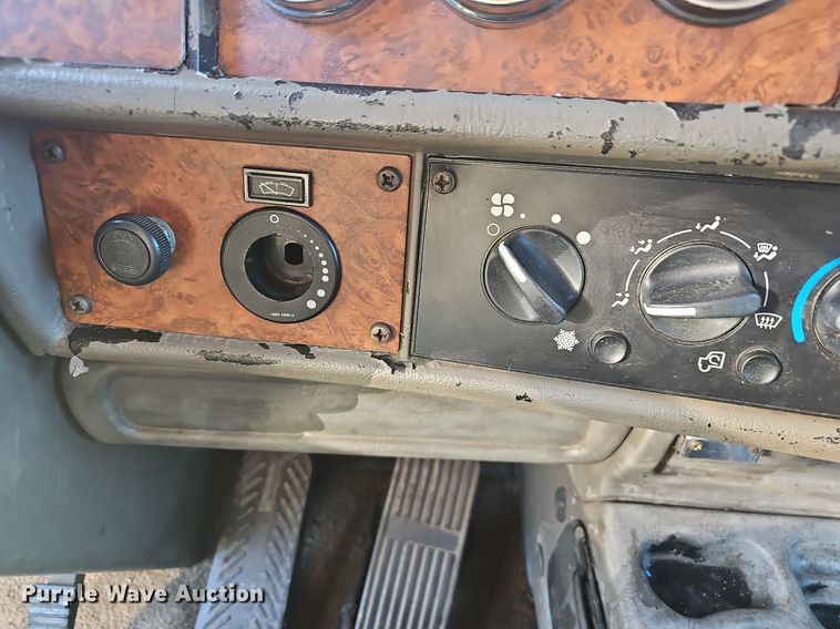 image for item OG9539 2003 Kenworth W900  semi truck