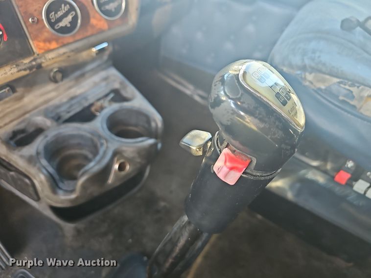 image for item OG9539 2003 Kenworth W900  semi truck