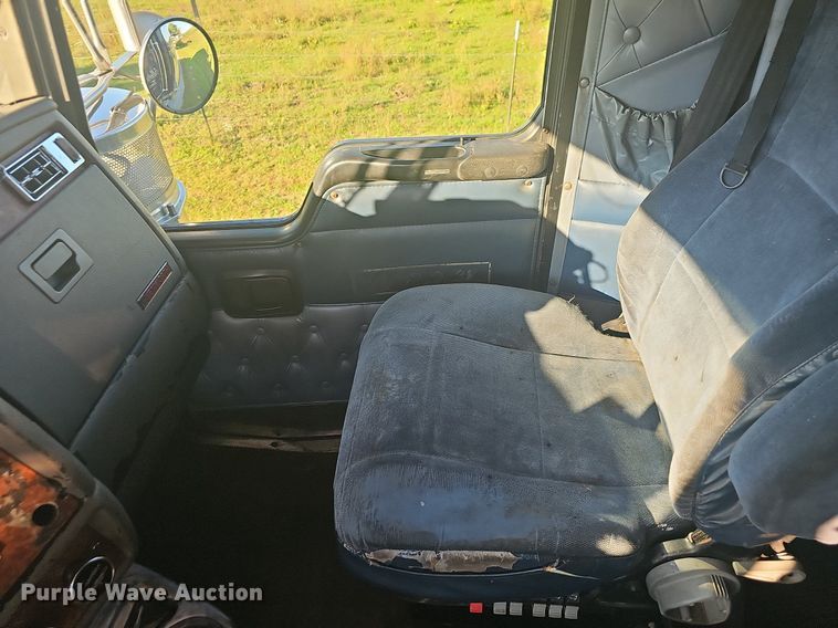 image for item OG9539 2003 Kenworth W900  semi truck