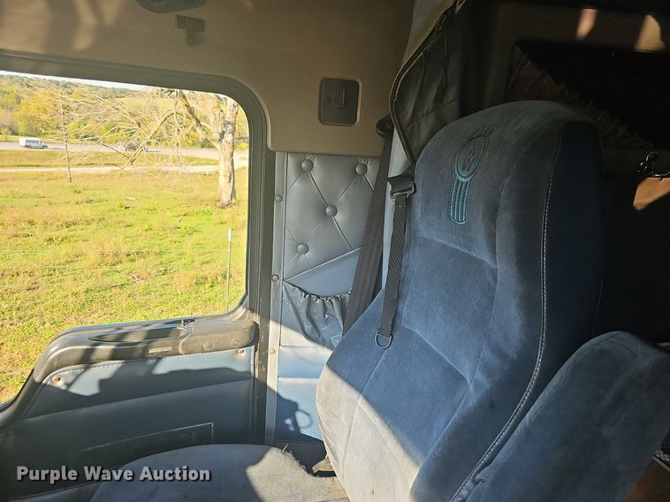 image for item OG9539 2003 Kenworth W900  semi truck