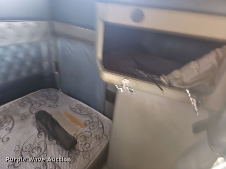 image for item OG9539 2003 Kenworth W900  semi truck