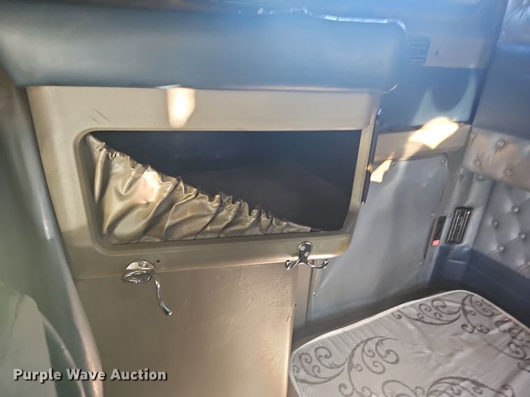 image for item OG9539 2003 Kenworth W900  semi truck