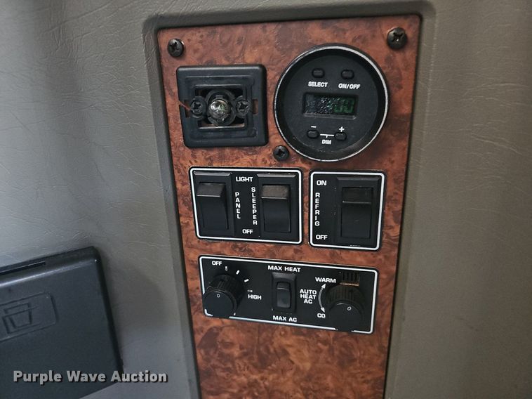 image for item OG9539 2003 Kenworth W900  semi truck