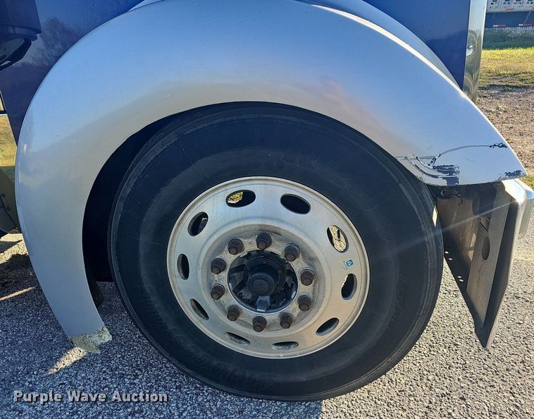 image for item OG9539 2003 Kenworth W900  semi truck