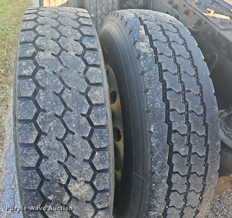 image for item OG9539 2003 Kenworth W900  semi truck