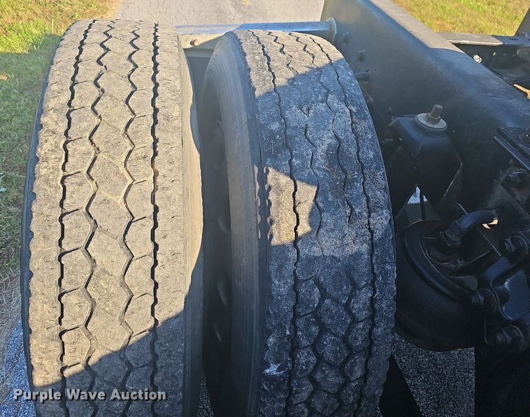 image for item OG9539 2003 Kenworth W900  semi truck