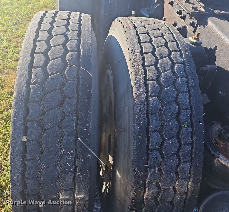 image for item OG9539 2003 Kenworth W900  semi truck