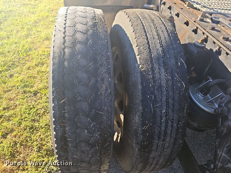 image for item OG9539 2003 Kenworth W900  semi truck