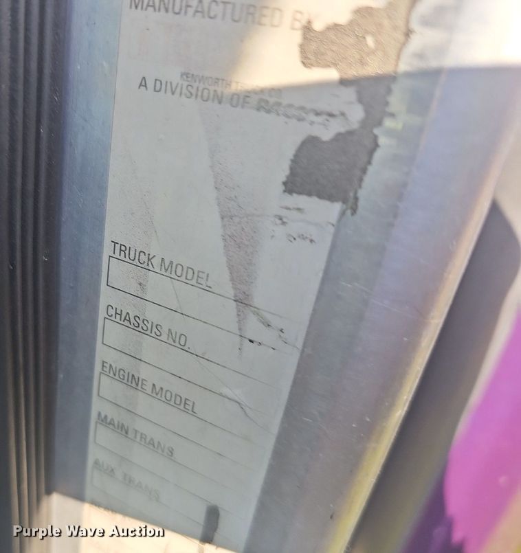 image for item OG9539 2003 Kenworth W900  semi truck