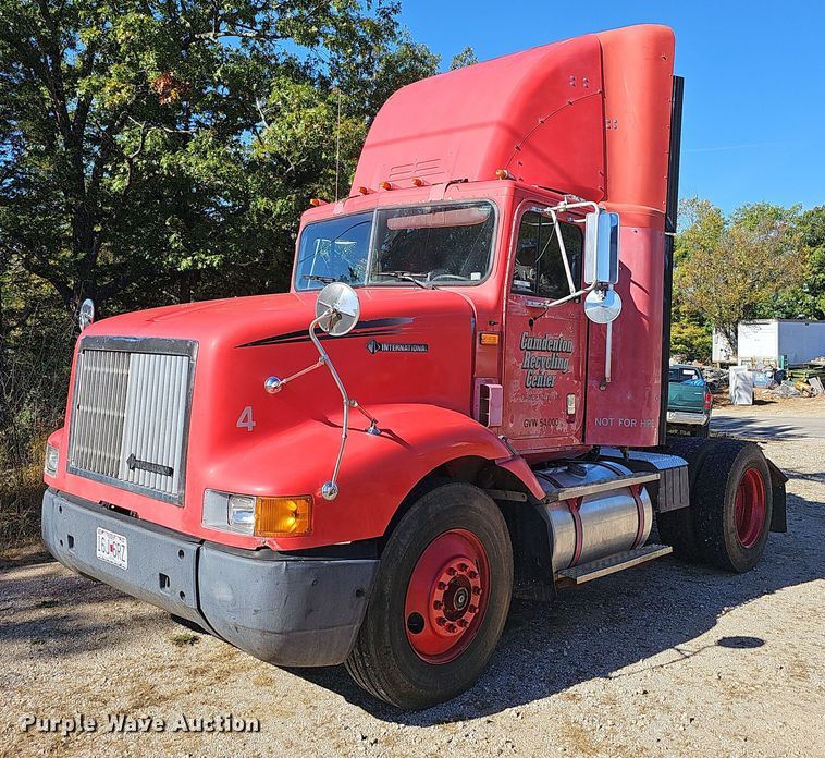 image for item OG9546 1995 International 9200  semi truck