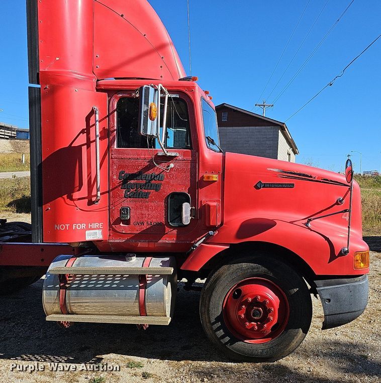 image for item OG9546 1995 International 9200  semi truck