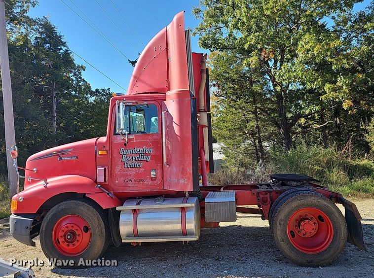 image for item OG9546 1995 International 9200  semi truck