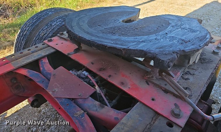 image for item OG9546 1995 International 9200  semi truck