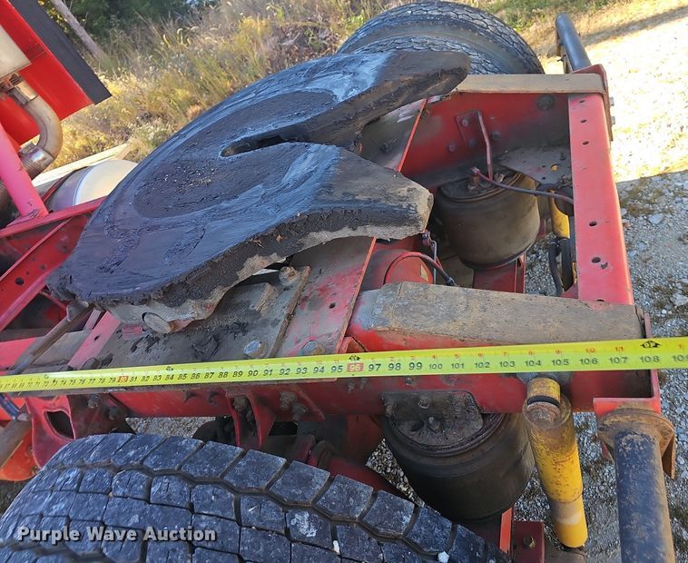 image for item OG9546 1995 International 9200  semi truck