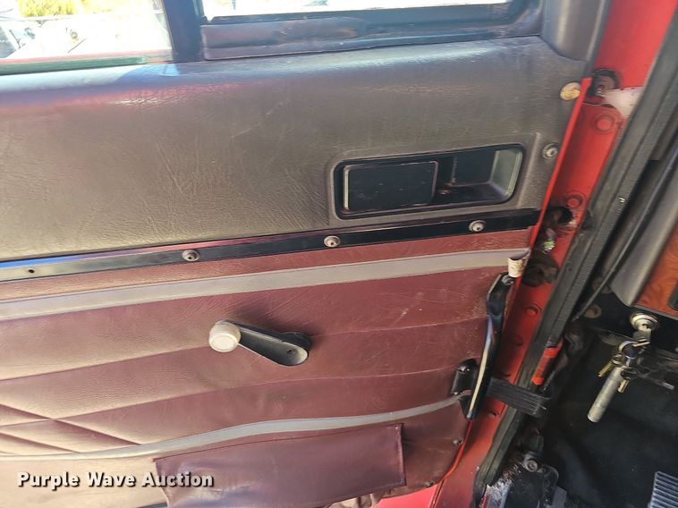 image for item OG9546 1995 International 9200  semi truck