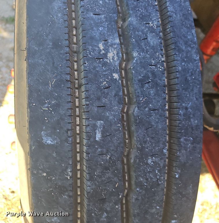 image for item OG9546 1995 International 9200  semi truck