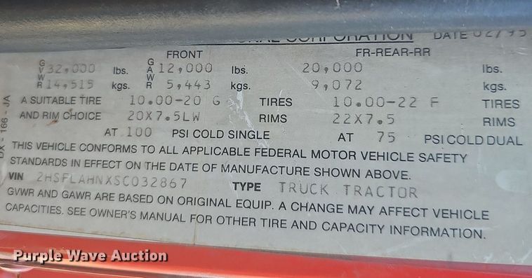 image for item OG9546 1995 International 9200  semi truck