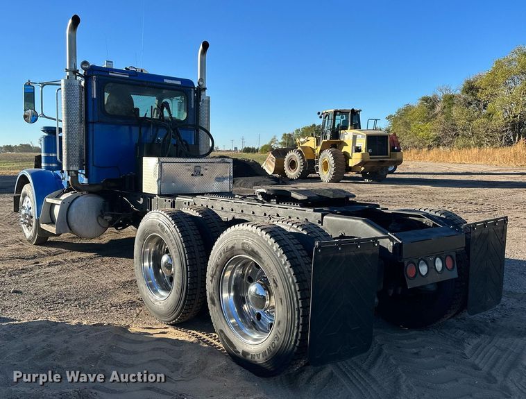 image for item OK9026 2007 Peterbilt 378  semi truck