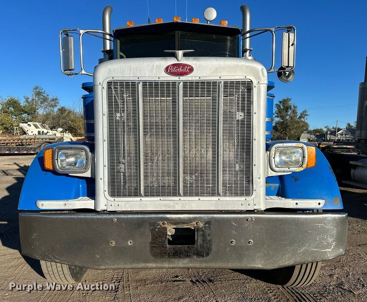 image for item OK9026 2007 Peterbilt 378  semi truck