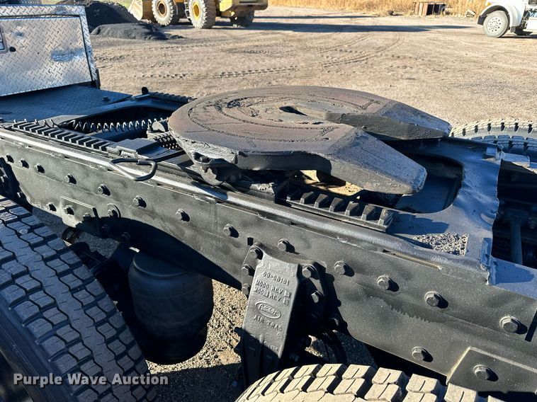 image for item OK9026 2007 Peterbilt 378  semi truck