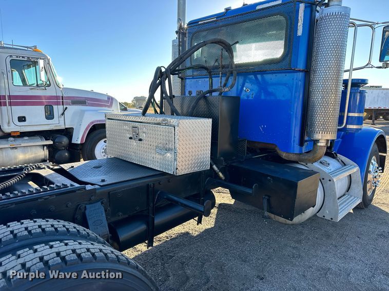 image for item OK9026 2007 Peterbilt 378  semi truck