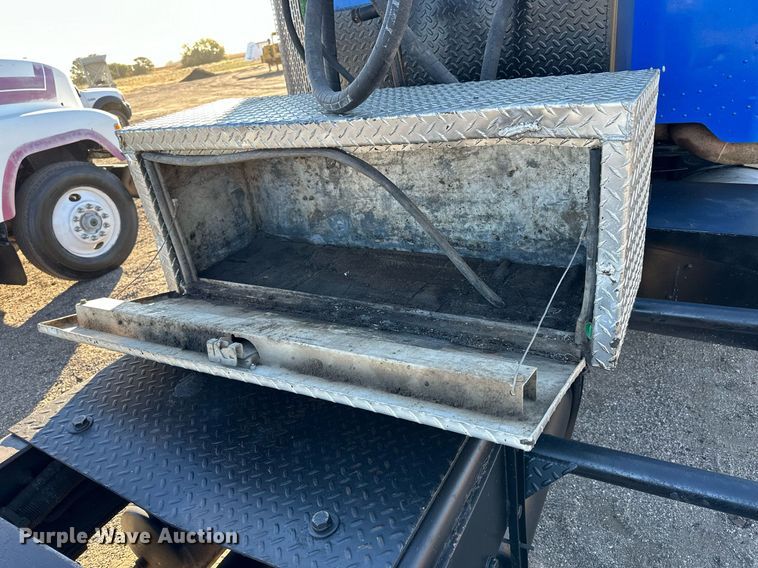 image for item OK9026 2007 Peterbilt 378  semi truck