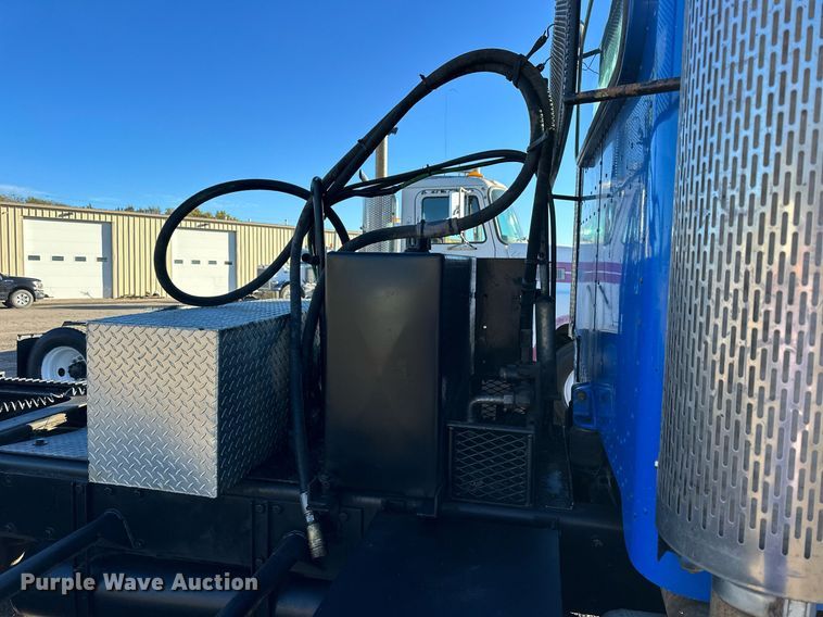 image for item OK9026 2007 Peterbilt 378  semi truck