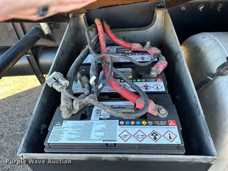 image for item OK9026 2007 Peterbilt 378  semi truck