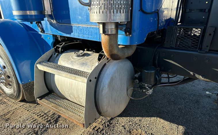 image for item OK9026 2007 Peterbilt 378  semi truck