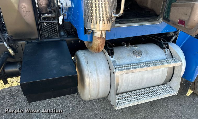 image for item OK9026 2007 Peterbilt 378  semi truck