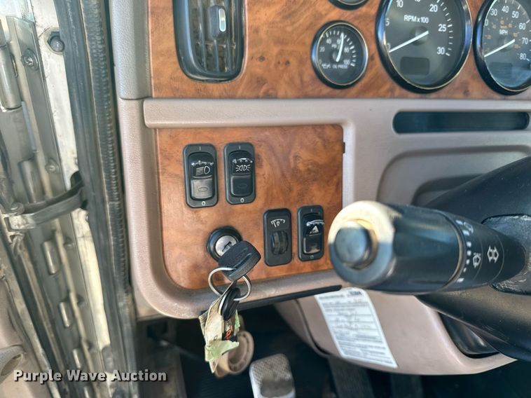 image for item OK9026 2007 Peterbilt 378  semi truck